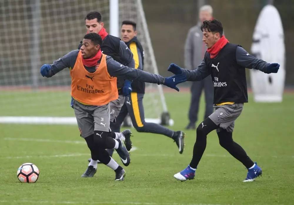 关于冲刺阶段突围战来临；尼斯围绕足总杯门线救险；更衣室稳定；球探报告显示潜力的信息