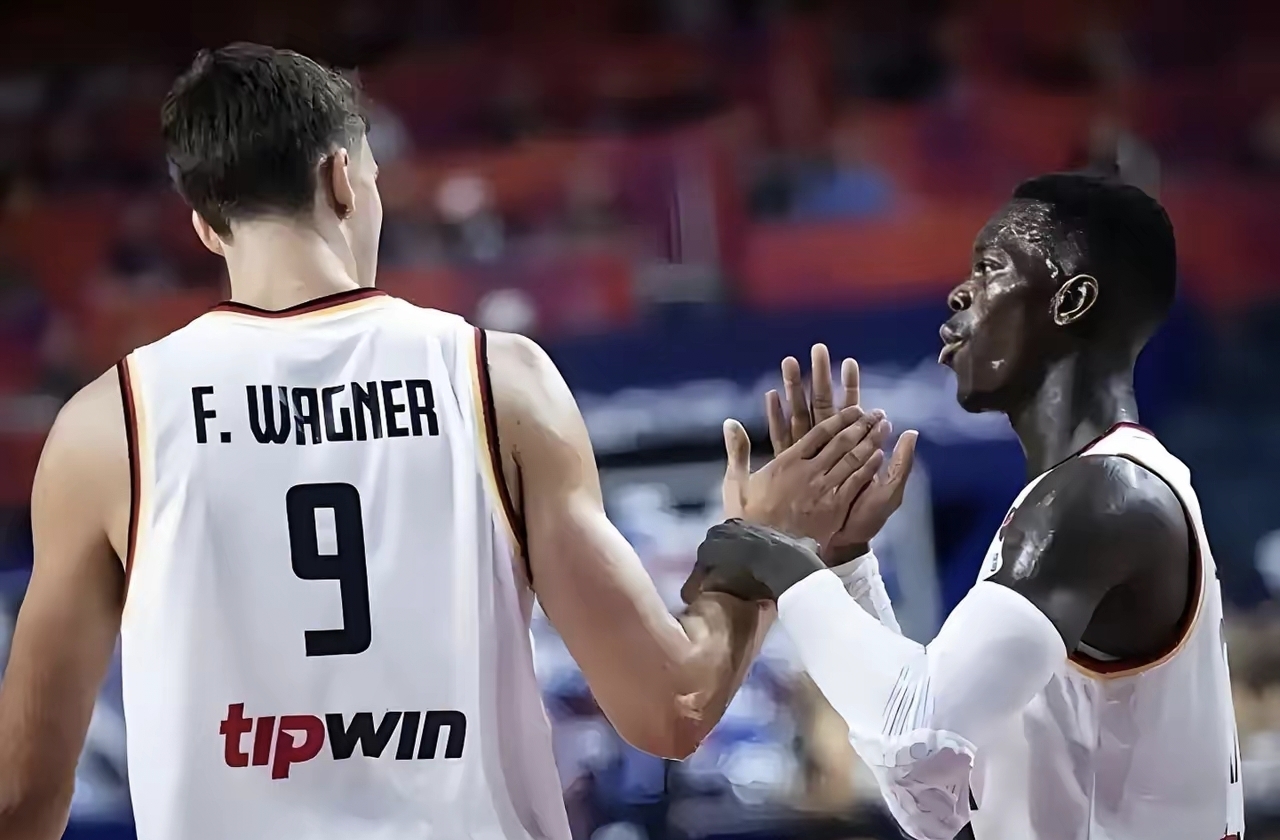 包含集结日山东男篮完成体检——欧篮联节点到来，态度坚定，训练强度明显提升的词条